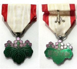 純銀製　勲章