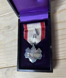 純銀製の勲章